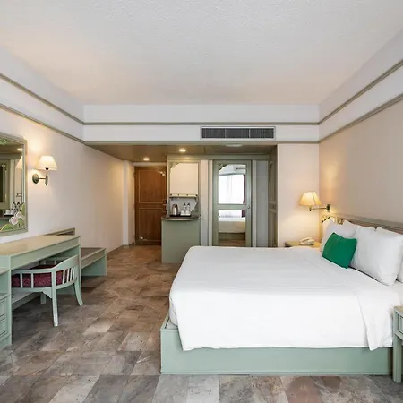 Cholchan Pattaya Beach Resort - Sha Extra Plus-2